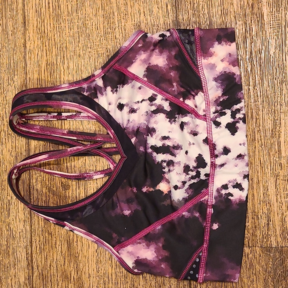 Lululemon sports bra